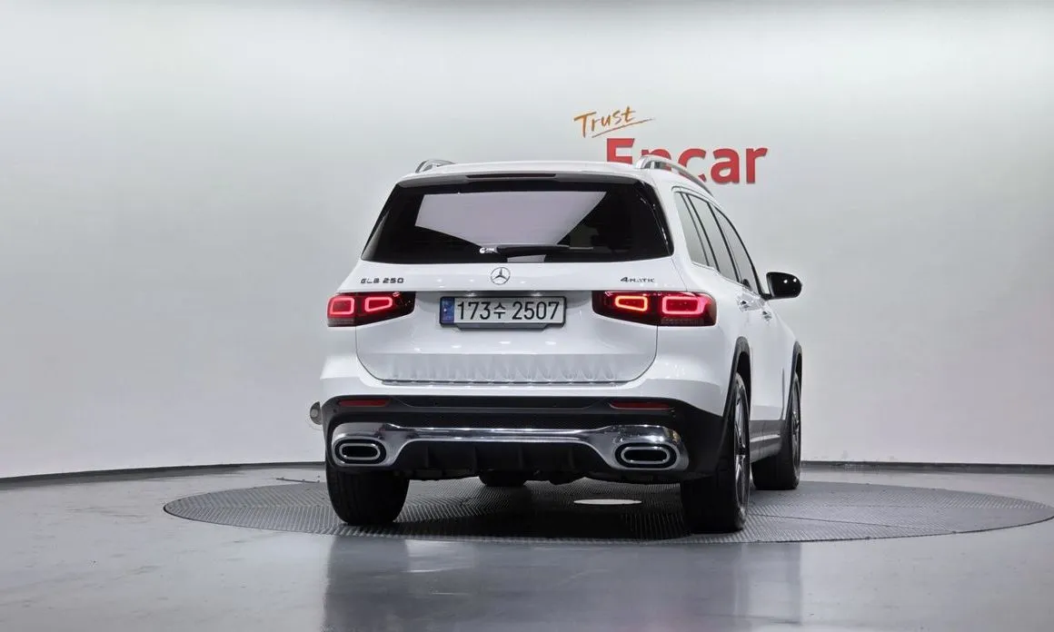 Mercedes-Benz GLB-Class — фото 2