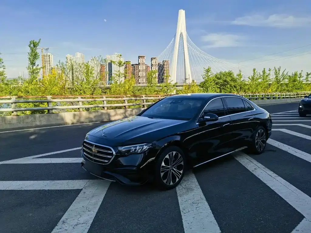 Mercedes-Benz E-Class — фото 6