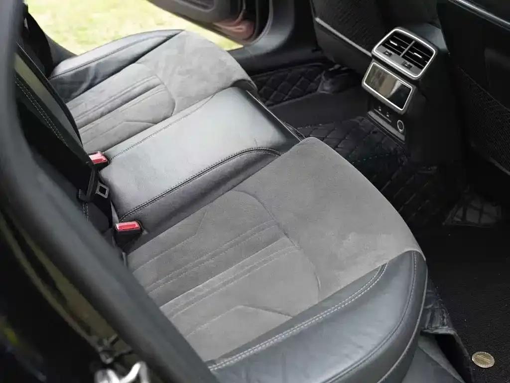 Audi A6L New Energy — фото 10
