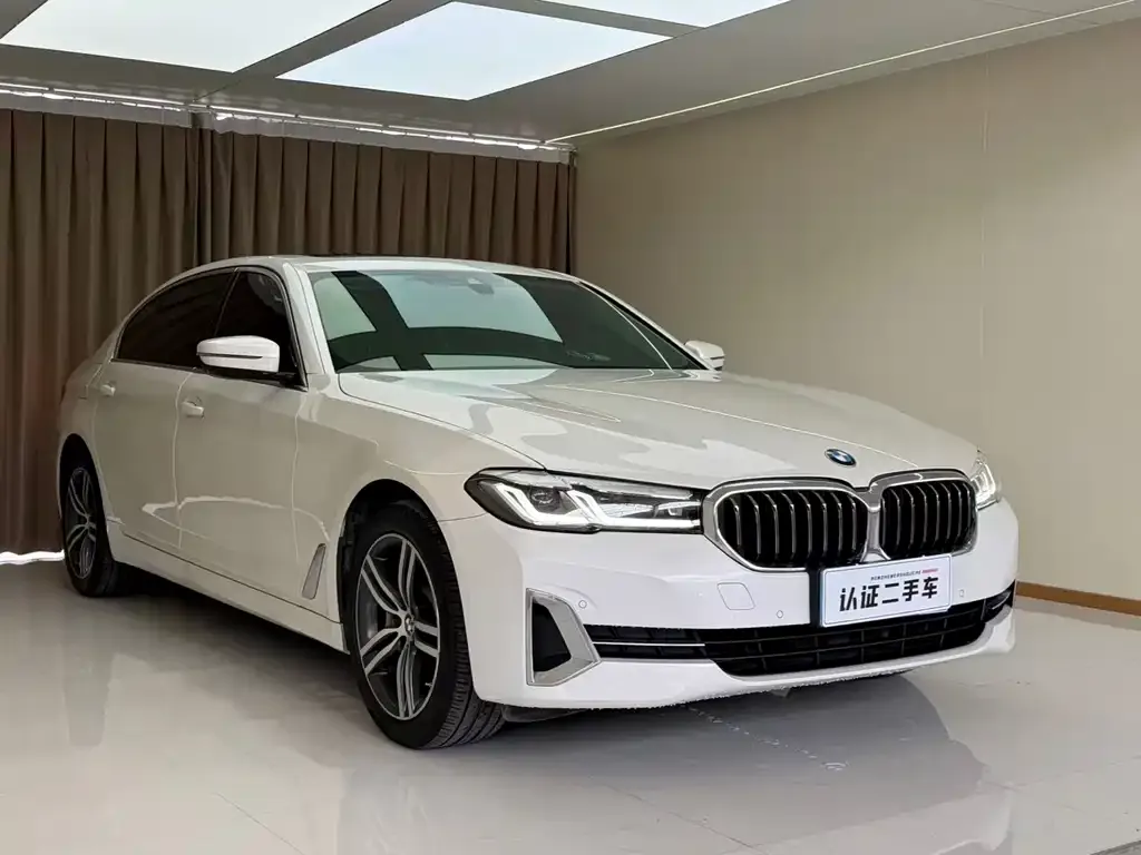 BMW 5 Series — фото 4