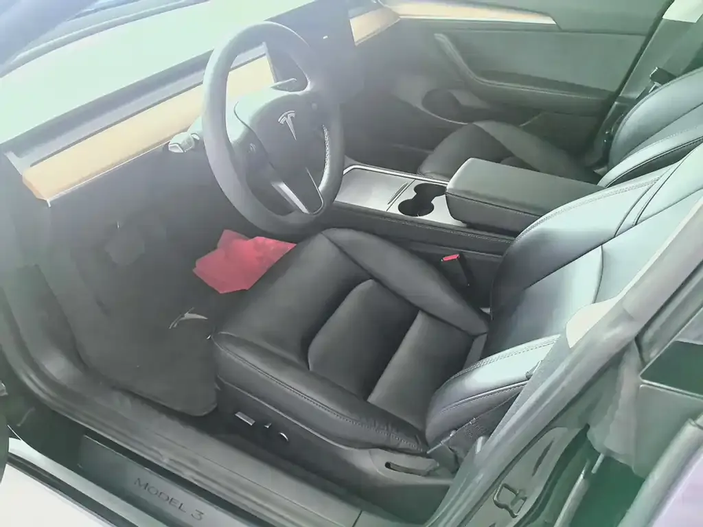 Tesla Model 3 — фото 4