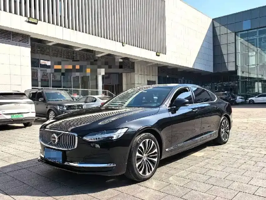 Volvo S90 — фото 1