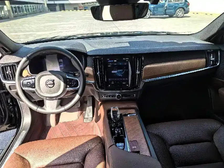 Volvo S90 — фото 9