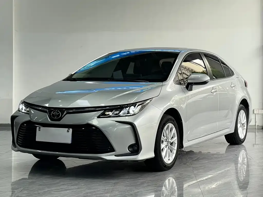 Toyota Corolla — фото 1