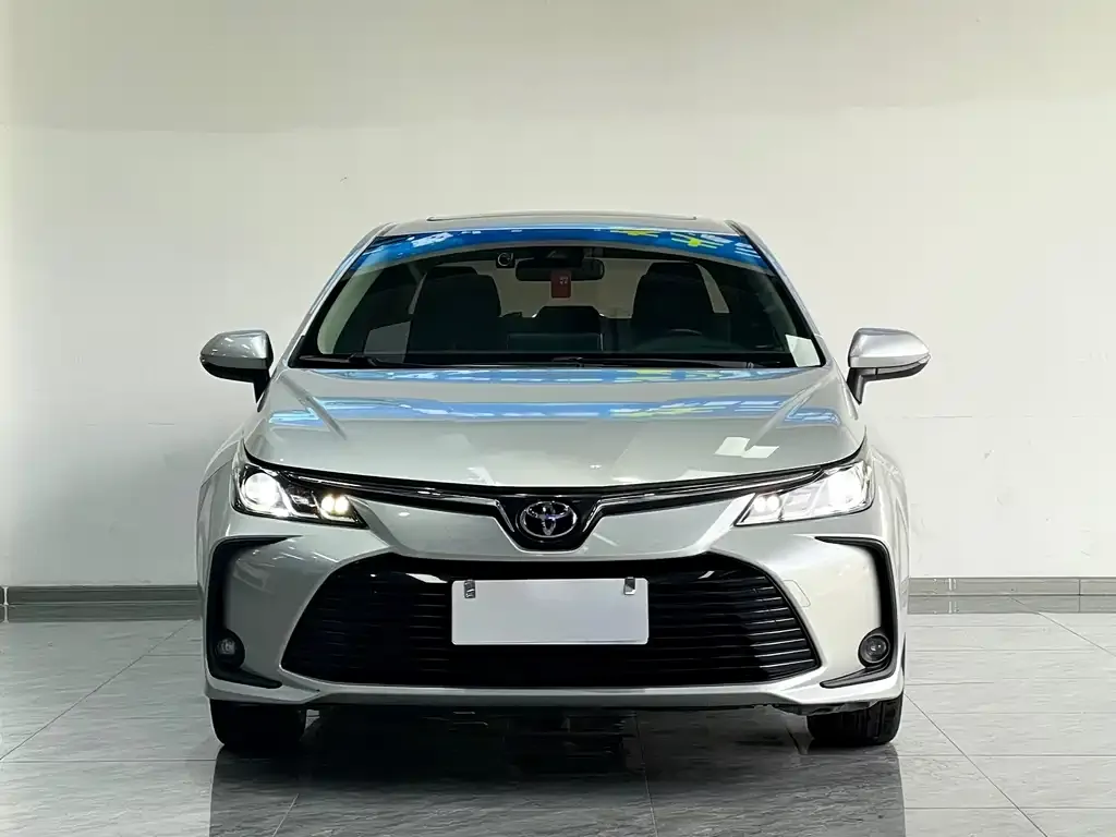 Toyota Corolla — фото 6