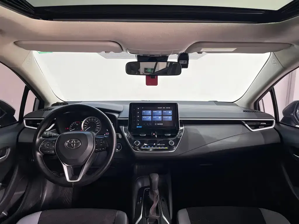 Toyota Corolla — фото 8