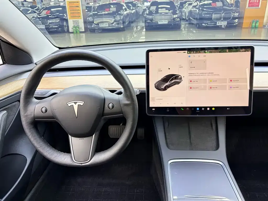 Tesla Model 3 — фото 7