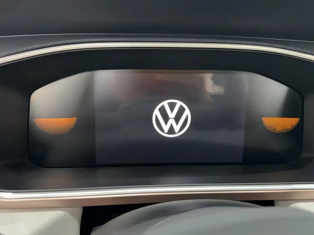 Volkswagen Tharu — фото 2