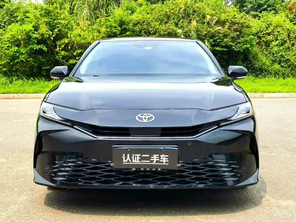 Toyota Camry — фото 3