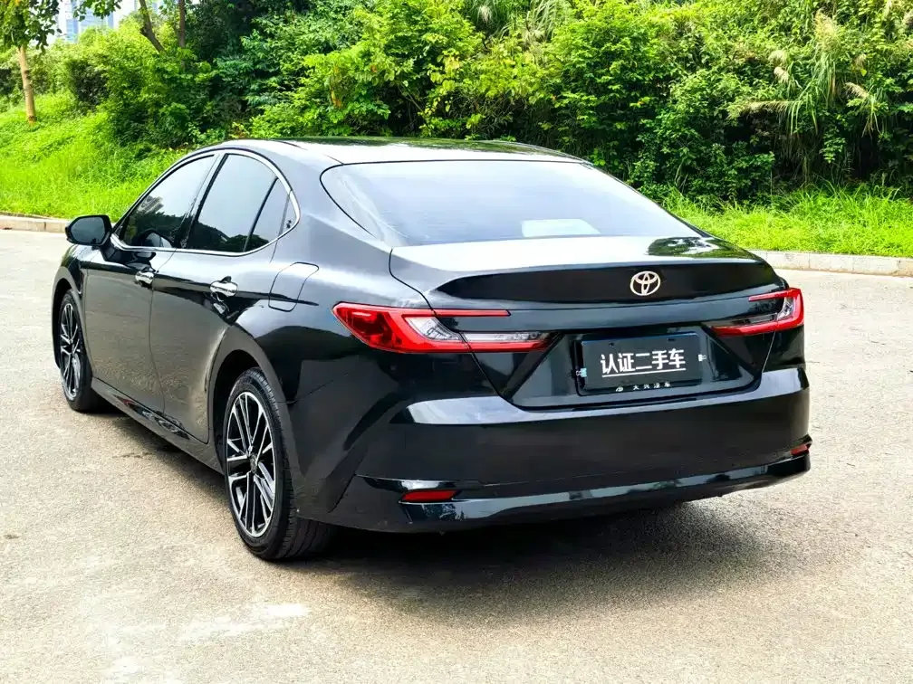 Toyota Camry — фото 7