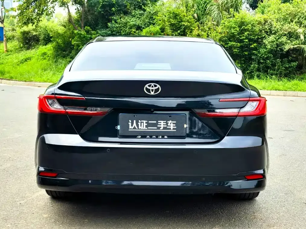 Toyota Camry — фото 10