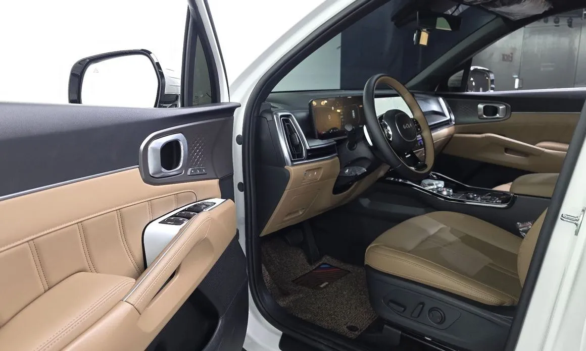 Kia Sorento — фото 6
