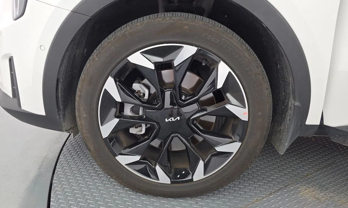 Kia Sorento — фото 7