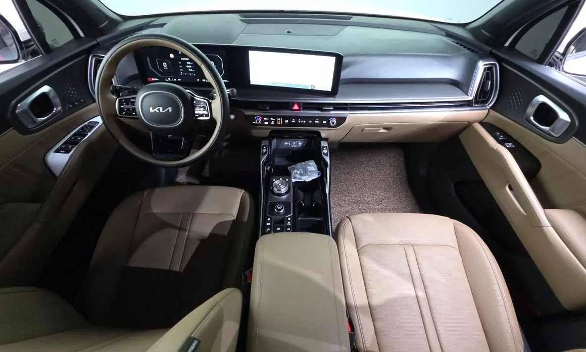 Kia Sorento — фото 8