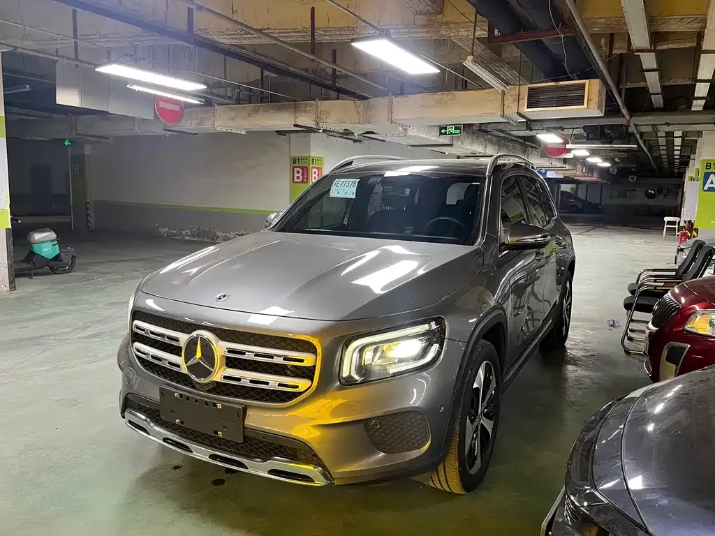 Mercedes-Benz GLB — фото 1