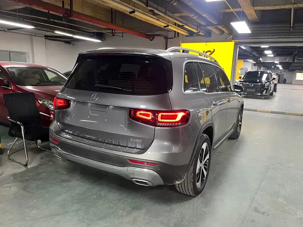 Mercedes-Benz GLB — фото 2