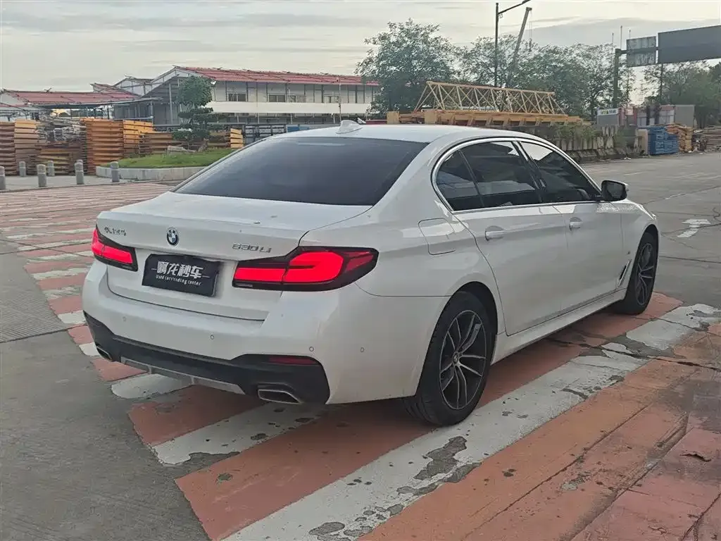 BMW 5 Series — фото 2