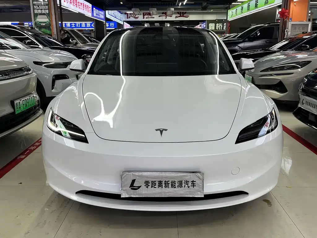 Tesla Model 3 — фото 10