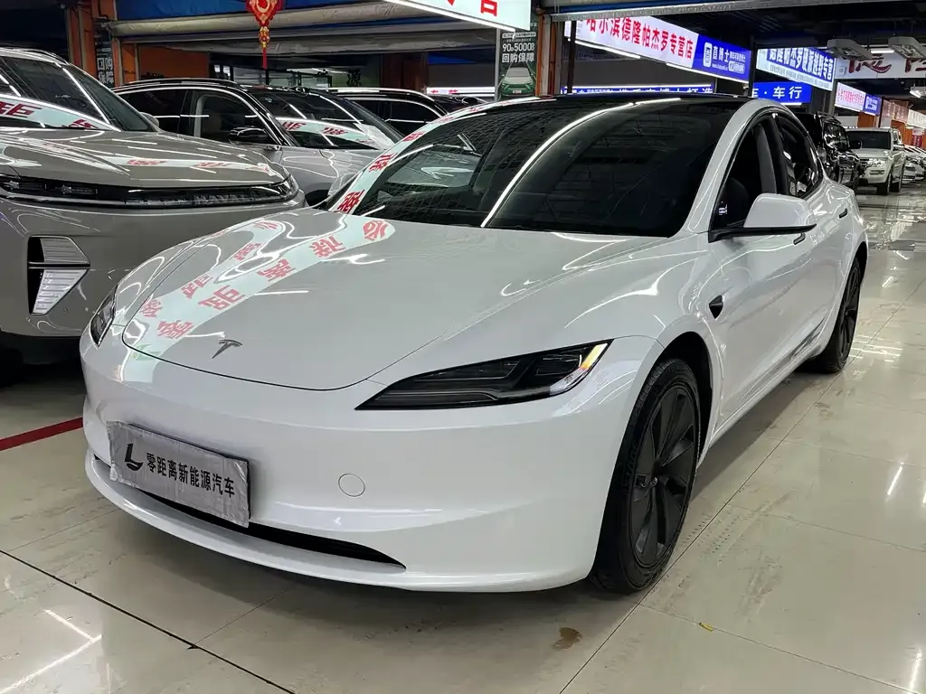 Tesla Model 3 — фото 9