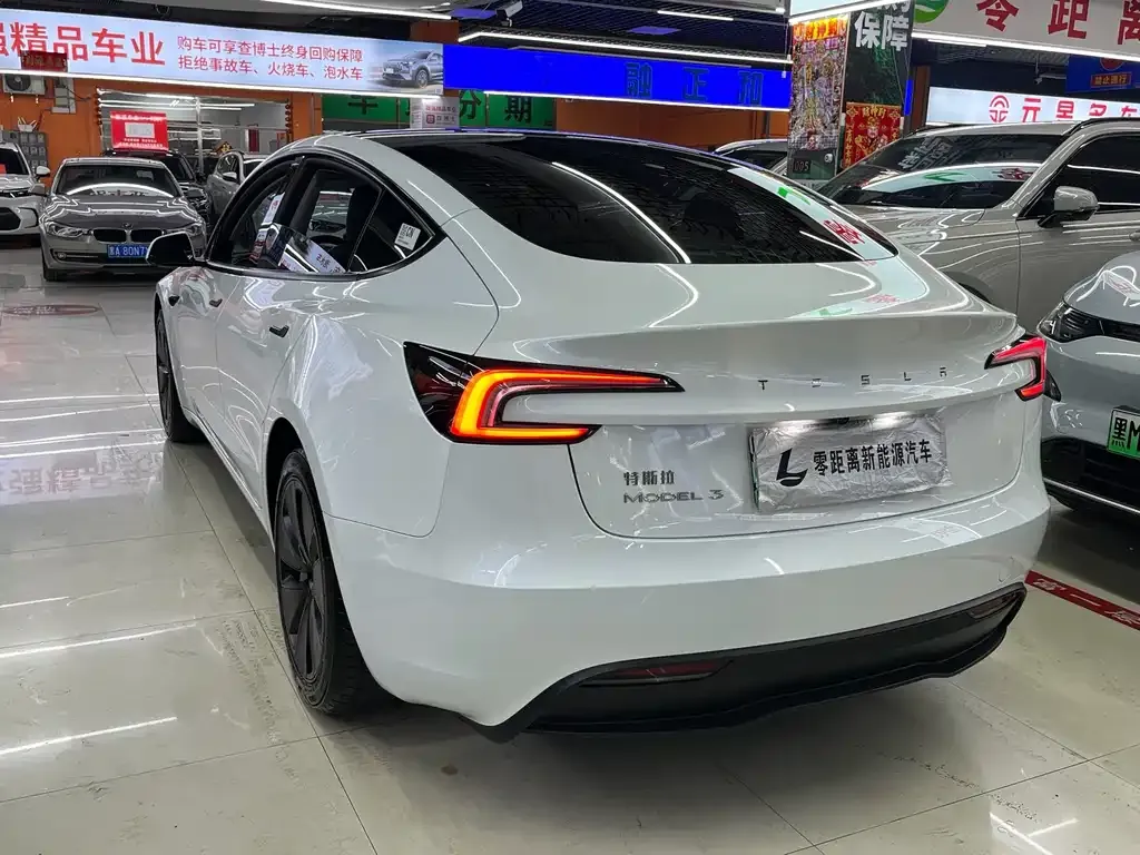 Tesla Model 3 — фото 3