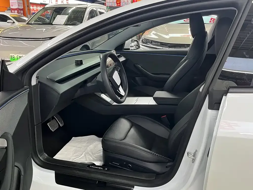 Tesla Model 3 — фото 2