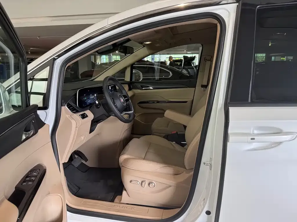 Buick GL8 Hybrid — фото 5