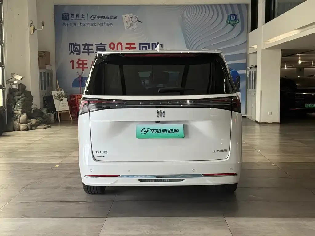 Buick GL8 Hybrid — фото 3