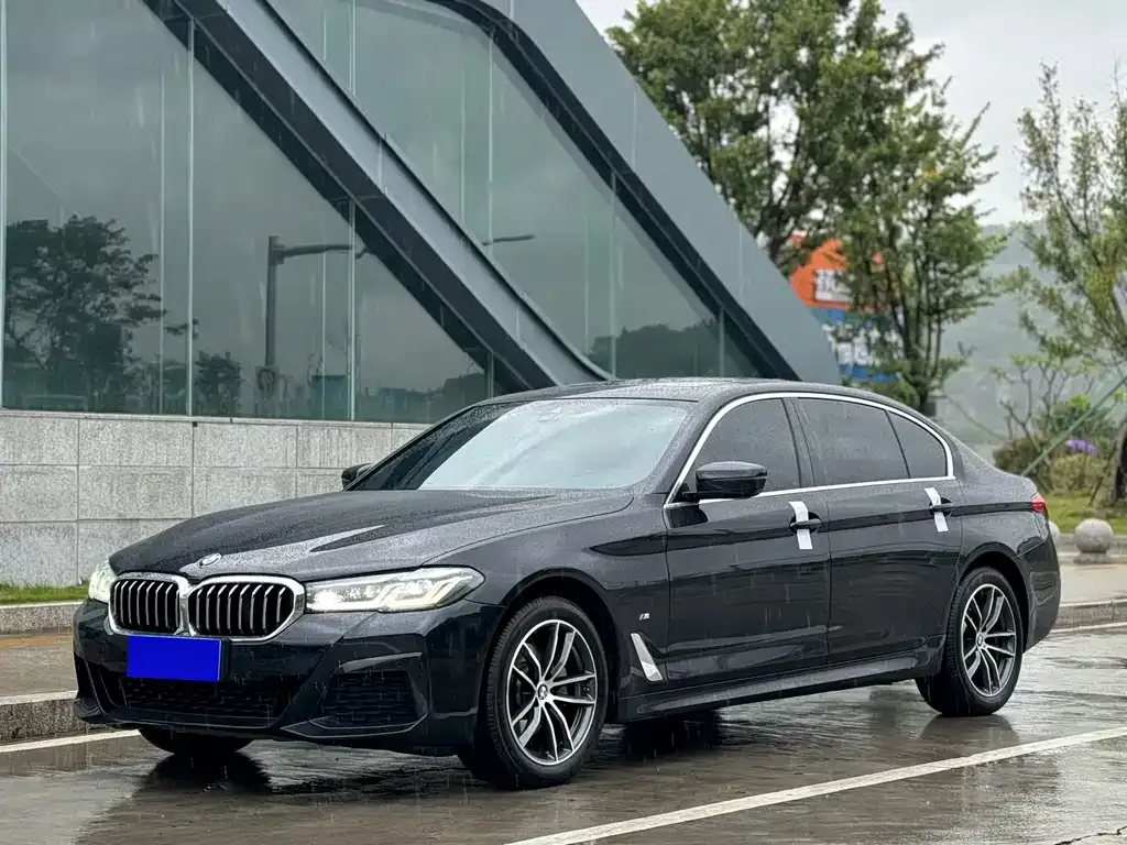 BMW 5 Series — фото 4