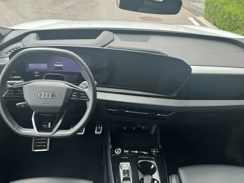 Audi Q6L e-tron — фото 3