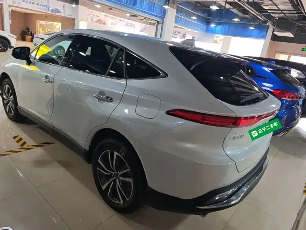 Toyota Harrier — фото 4