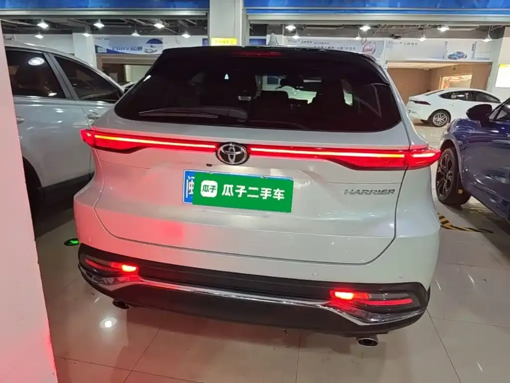 Toyota Harrier — фото 7