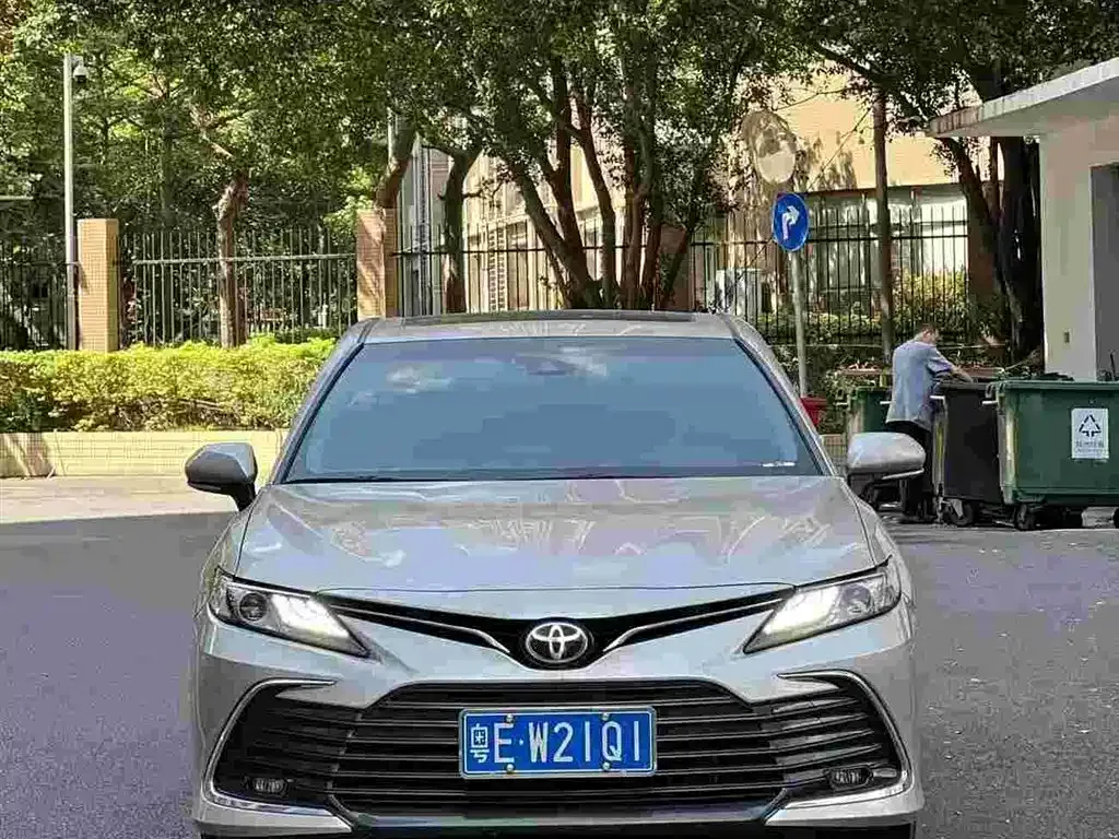 Toyota Camry — фото 9