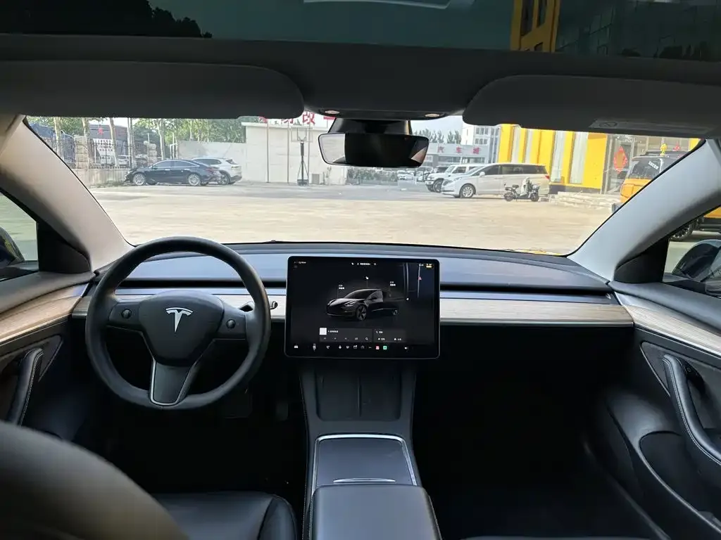 Tesla Model 3 — фото 8