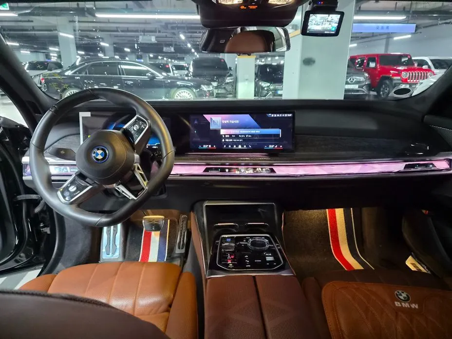 BMW i7 — фото 2