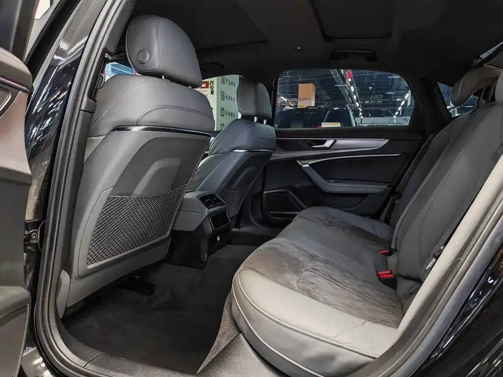 Audi A6L — фото 9