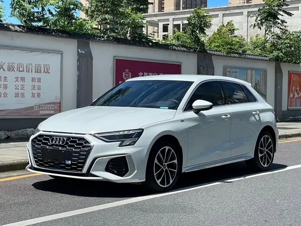 Audi A3 — фото 1
