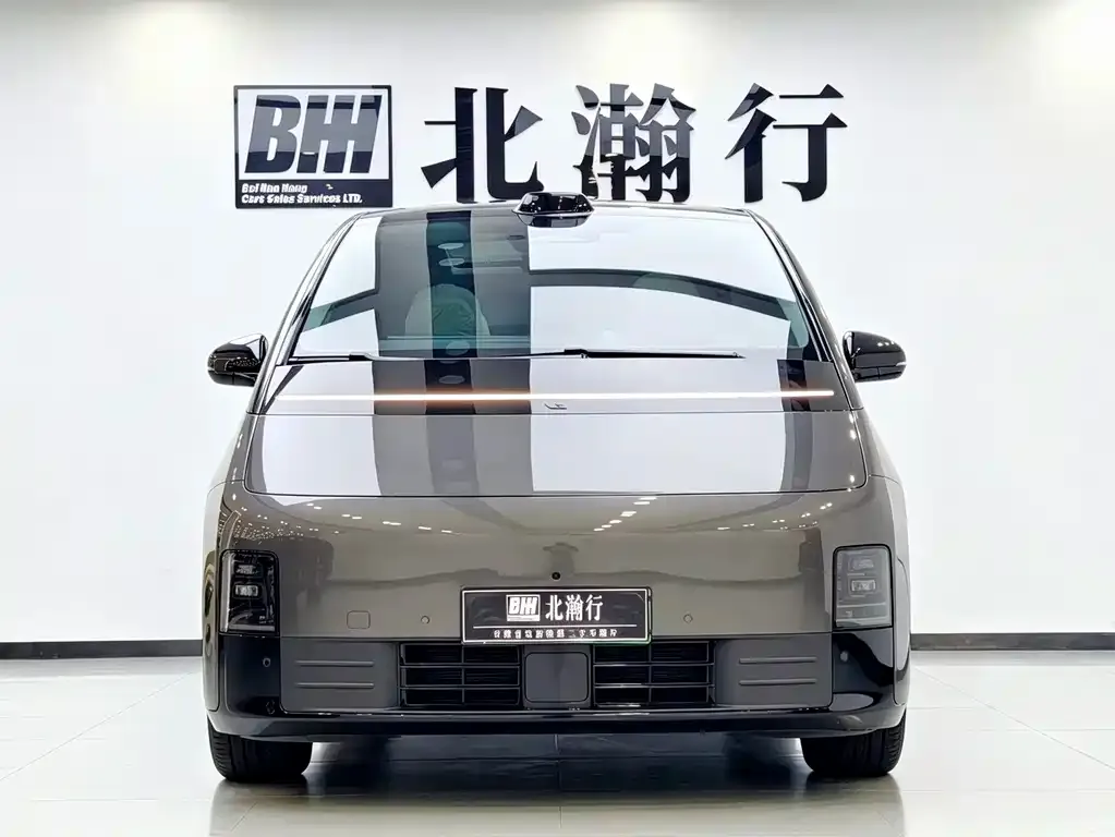 Li Auto MEGA — фото 3
