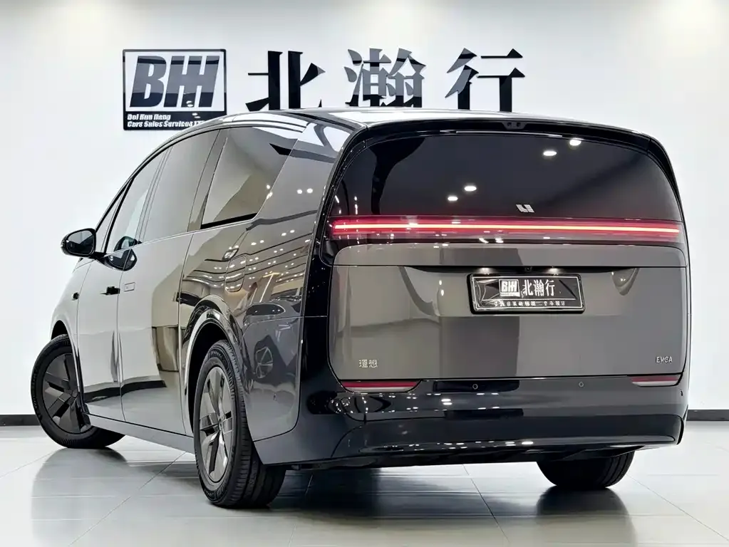 Li Auto MEGA — фото 5