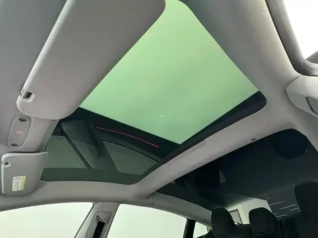 Tesla Model 3 — фото 9