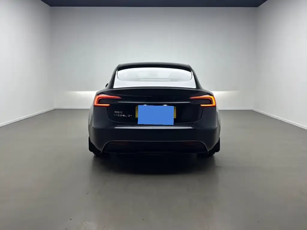 Tesla Model 3 — фото 4