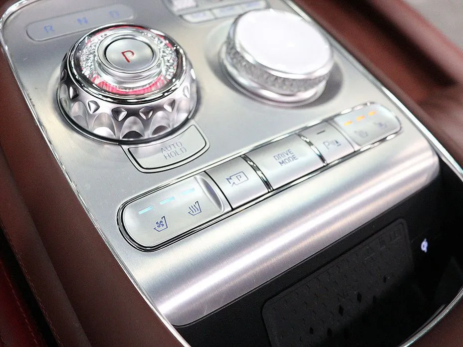 Genesis G90 — фото 10