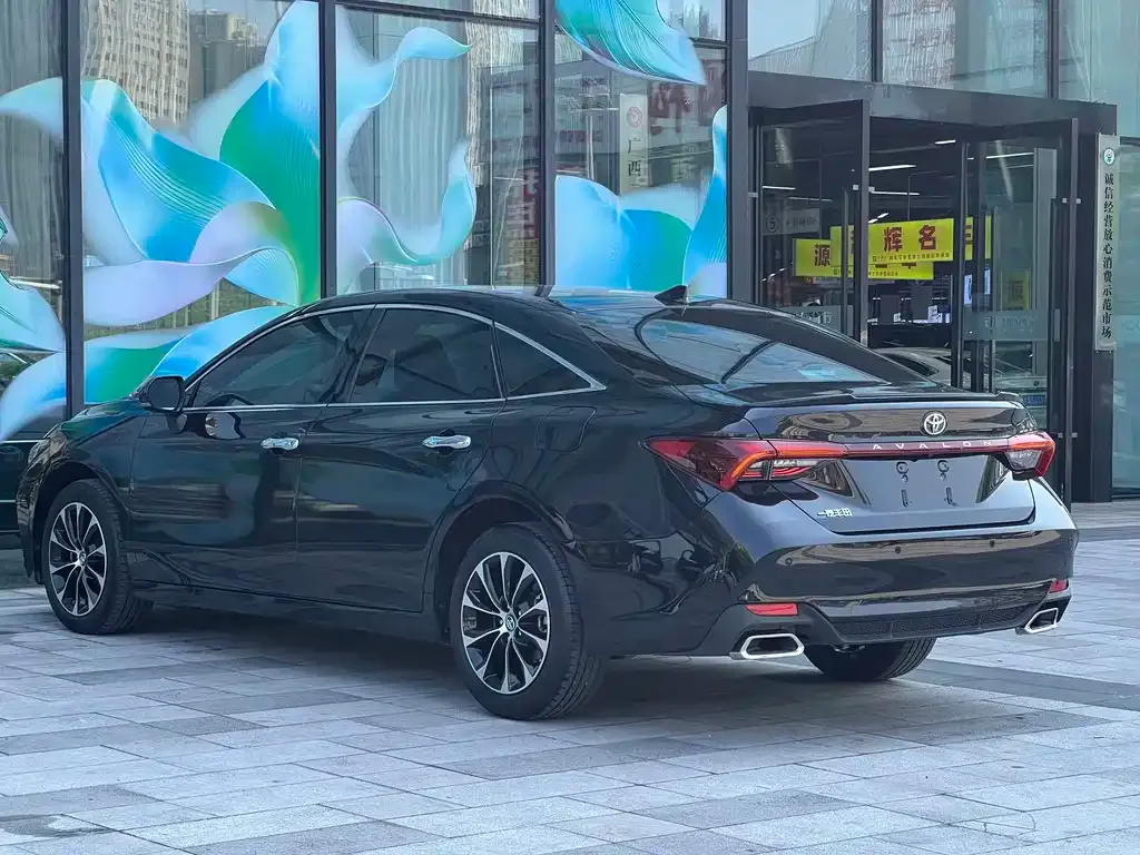 Toyota Avalon — фото 4