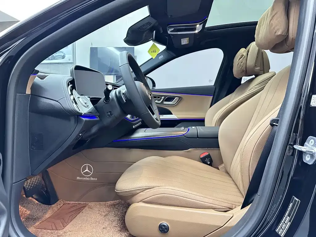 Mercedes-Benz E-Class — фото 10