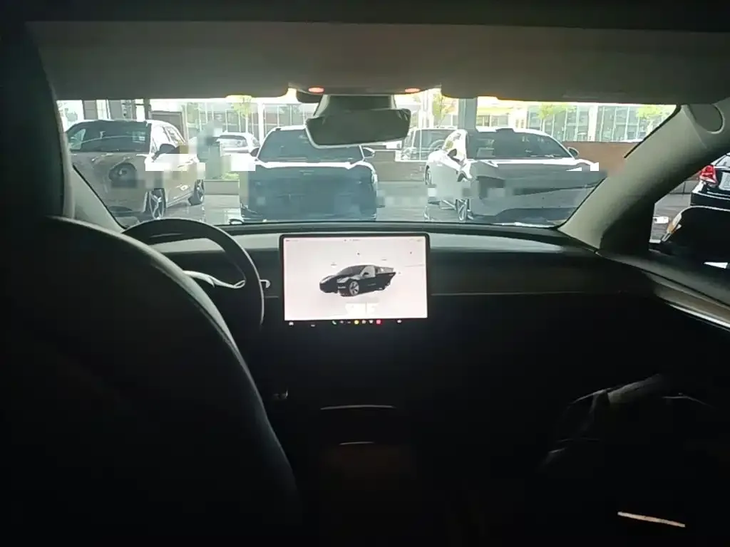 Tesla Model 3 — фото 7