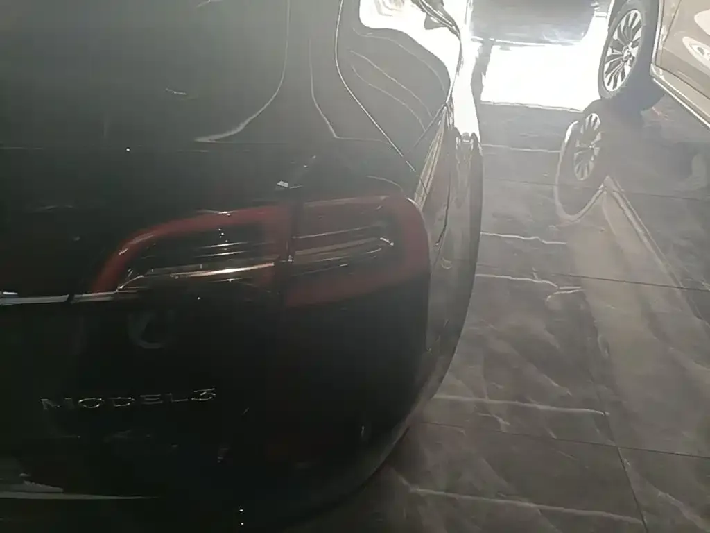 Tesla Model 3 — фото 5
