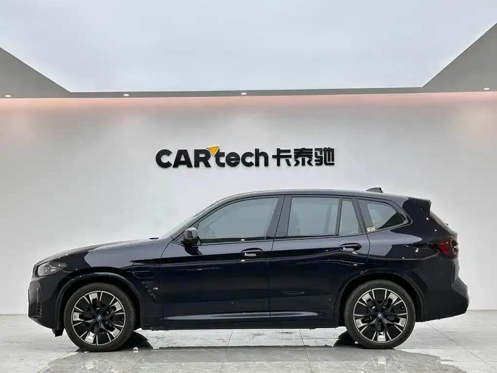 BMW iX3 — фото 3