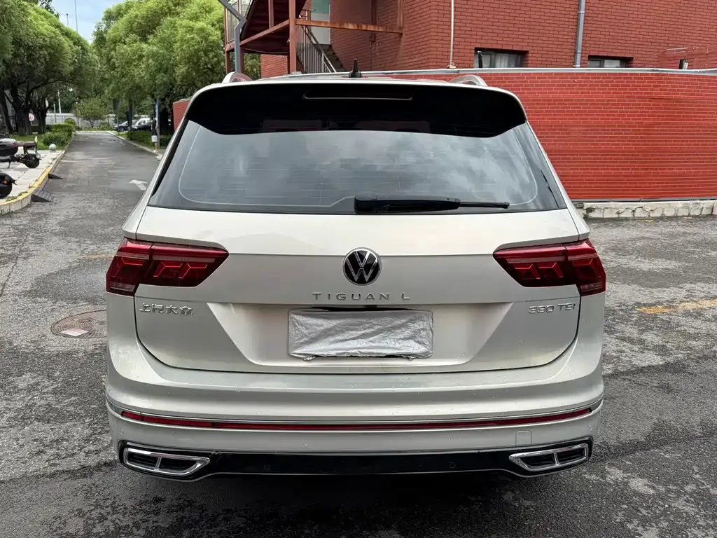 Volkswagen Tiguan L — фото 6