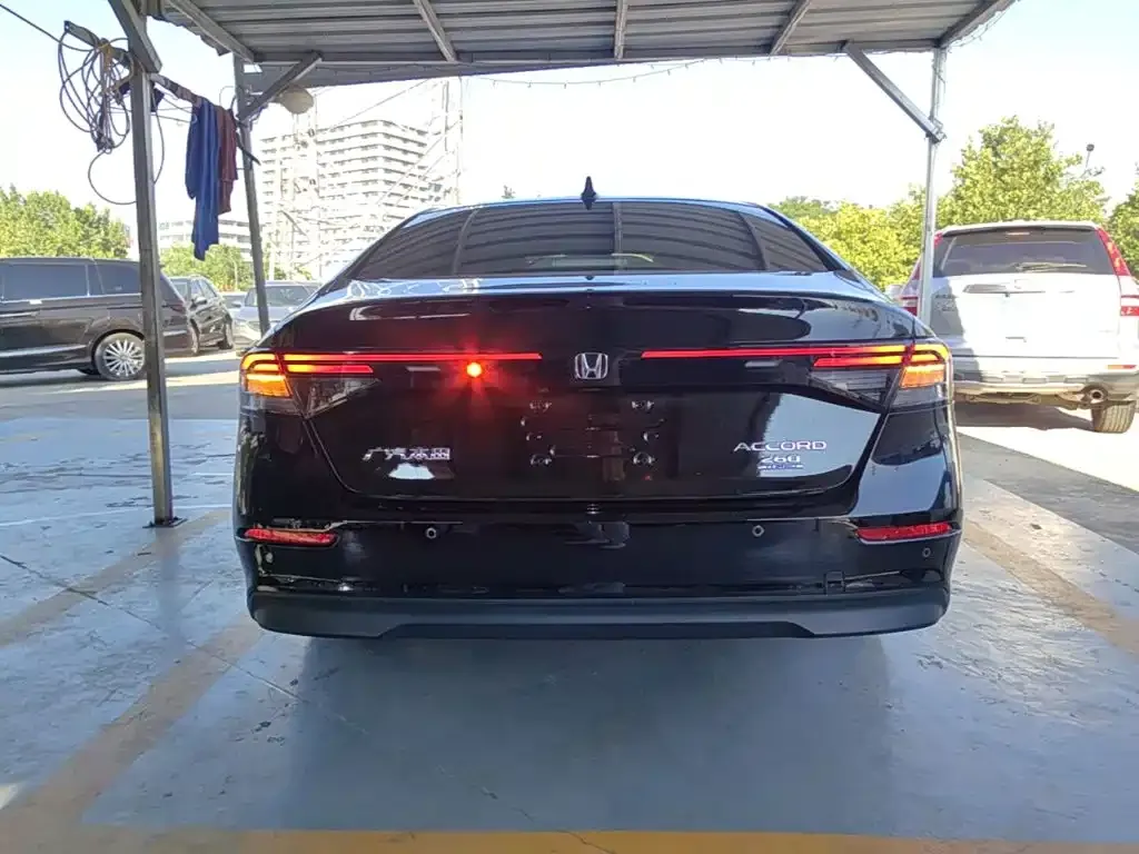 Honda Accord — фото 9