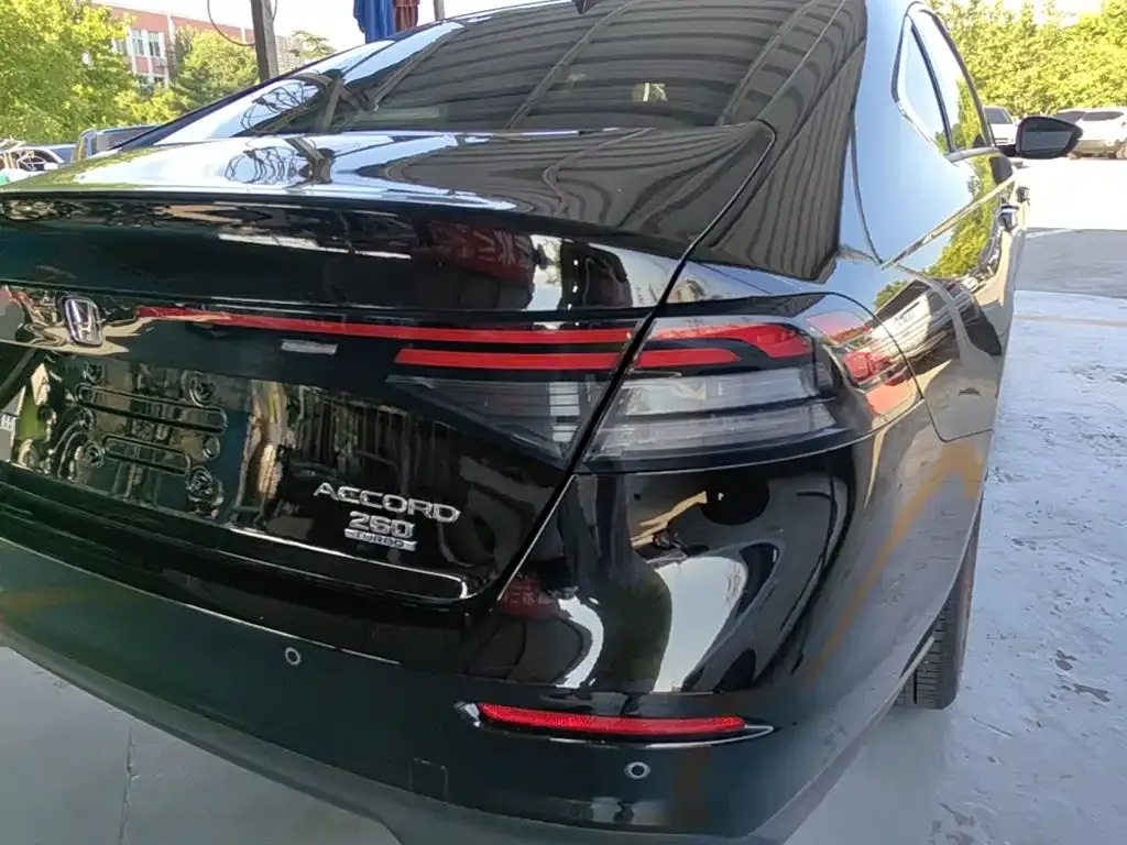 Honda Accord — фото 10