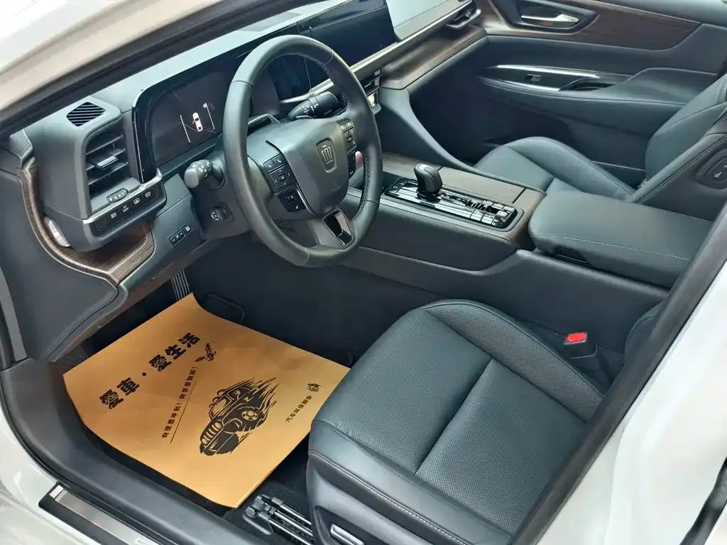 Toyota Crown (Import) — фото 6